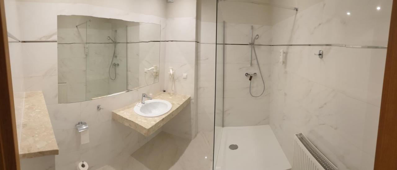 Hotel Kamiza วิสช์คูฟ ภายนอก รูปภาพ